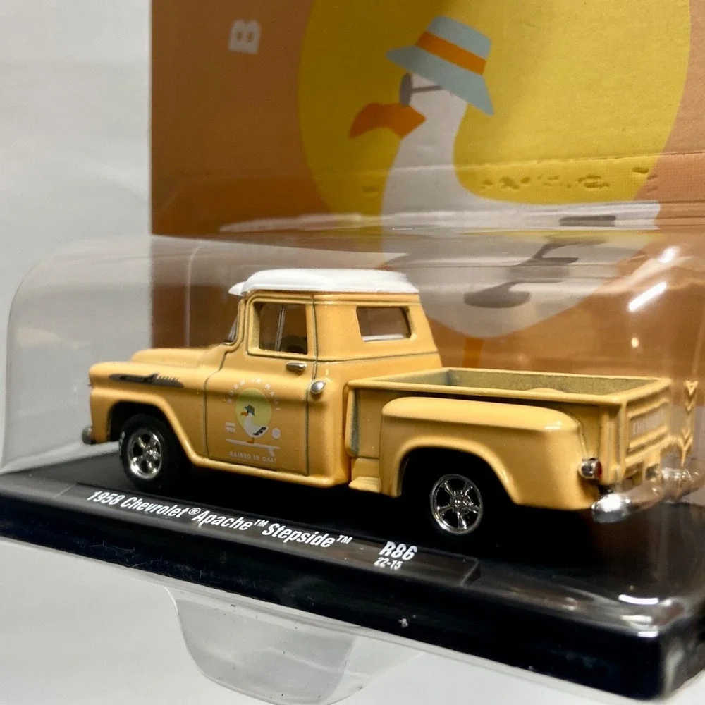 M2 Machines 1958‎ Chevrolet Apache Stepside R86 Born In Maui Raised In Cali 2023